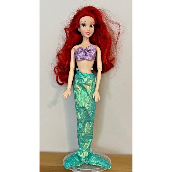 Vintage 90's Disney Store The Little Mermaid Ariel Barbie w/outfit - Picture 1 of 16